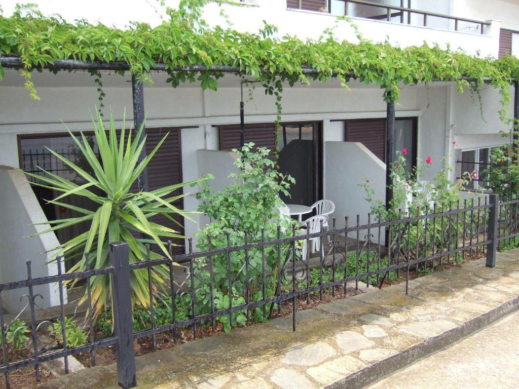 Kiwi Apartments Nea Fokea Luaran gambar