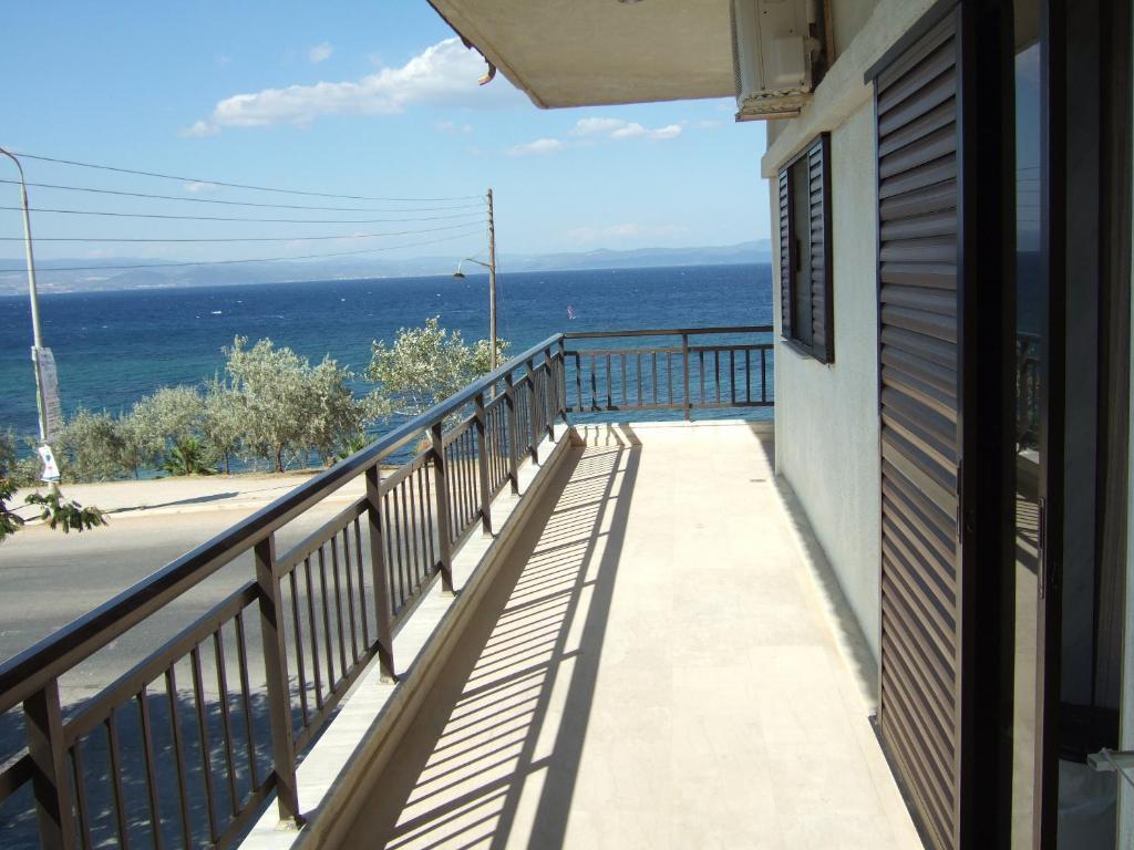 Kiwi Apartments Nea Fokea Luaran gambar