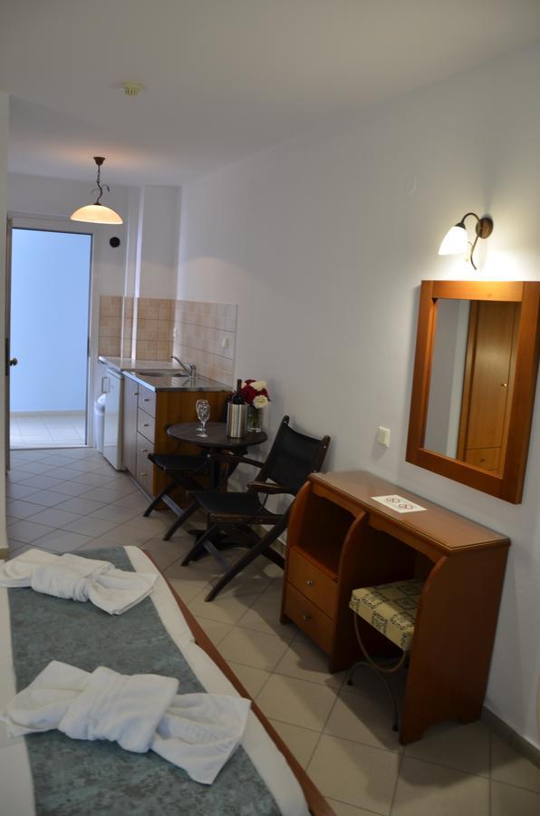 Kiwi Apartments Nea Fokea Luaran gambar