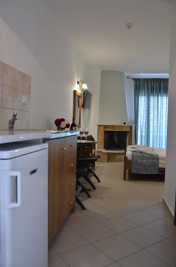 Kiwi Apartments Nea Fokea Luaran gambar