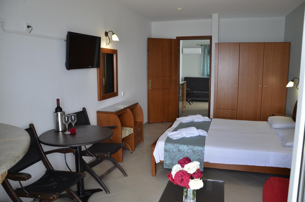 Kiwi Apartments Nea Fokea Luaran gambar